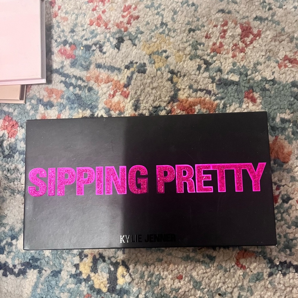 Kylie cosmetics “Sipping pretty” palette